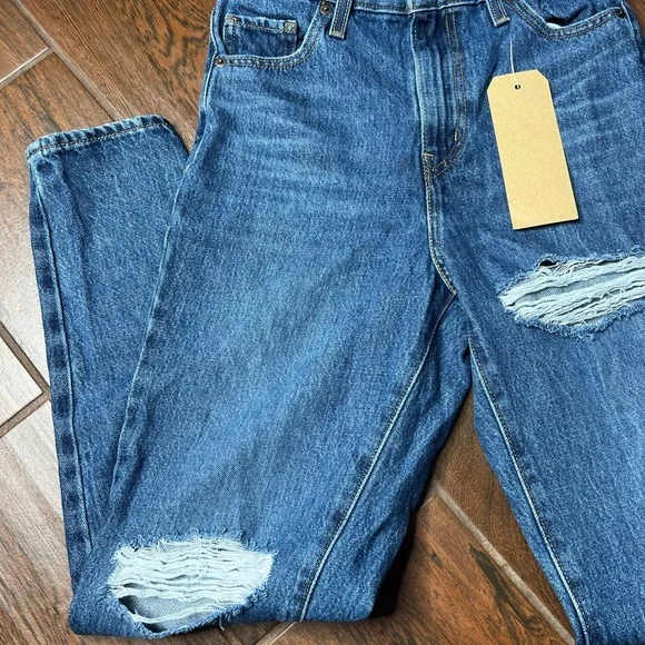 Levi's High Waisted Distressed Mom Denim Jeans - Picture 7 of 7